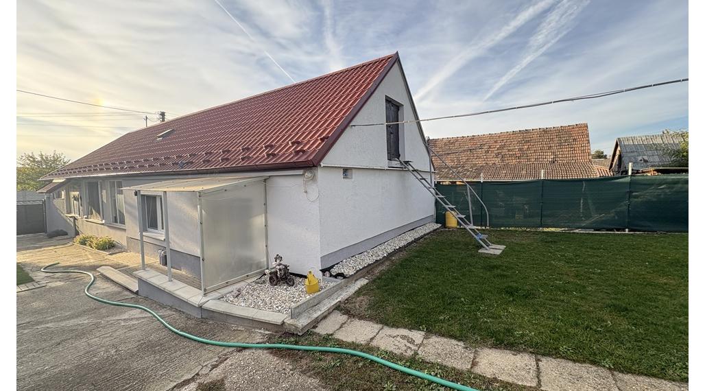 Predaj rodinného domu Šalgočka 112-12-ROCHE