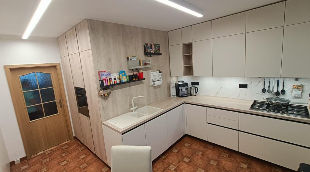 PREDÁME 4 IZBOVÝ BYT 98m², 2x wc, 2x klíma, 3D krb🏡