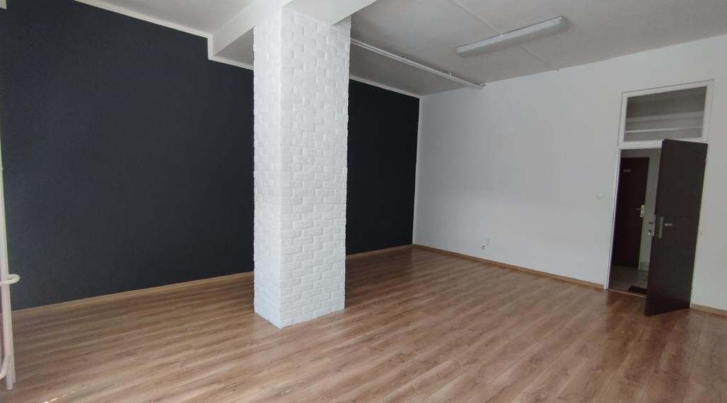 Kancelársky/prevádzkový priestor na prenájom-Lučenec