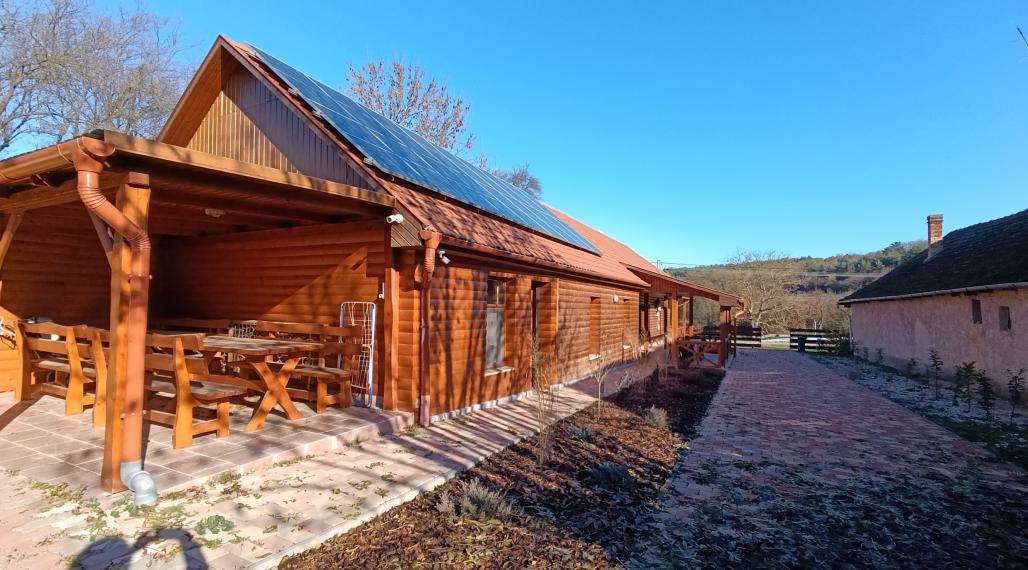 Zrekonštruovaný dom so zariadením  pri Buzici -PREDAJ