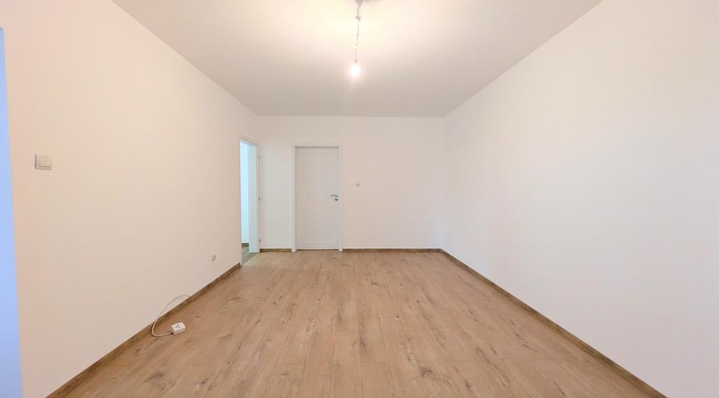 Predaj, zrekonštruovaný 3 izbový byt - Zlaté Moravce (1237-113-AFI)