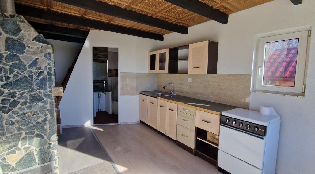 Novopostavená chatka so záhradou v Rimav. Sobote - NA PREDAJ