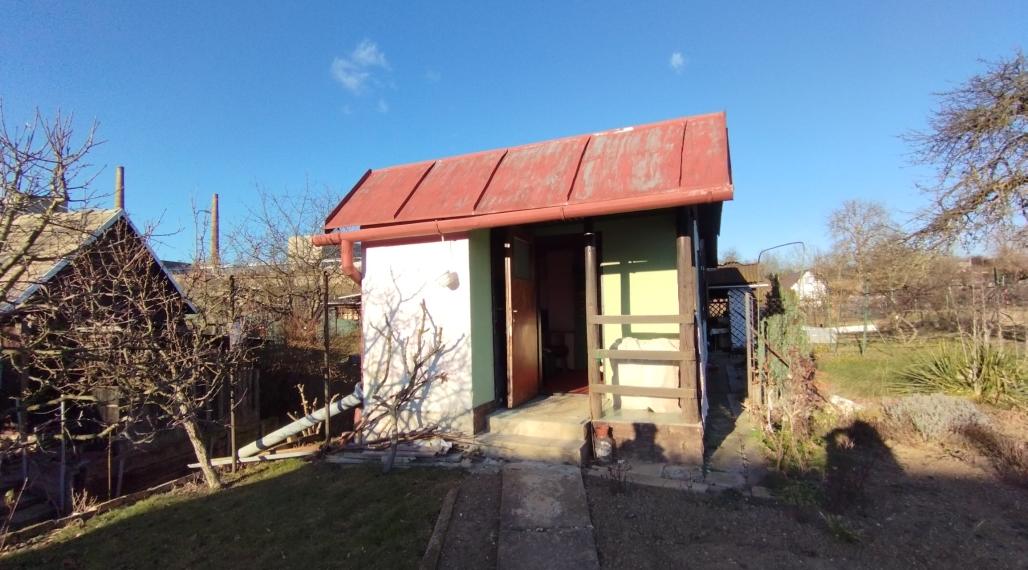 Chatka so záhradou  NA PREDAJ-Poltár