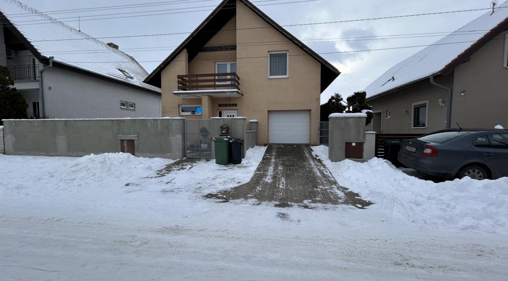 Predaj  rodinný dom -  Hronské Kosihy /Levice/    110-12-MIJK