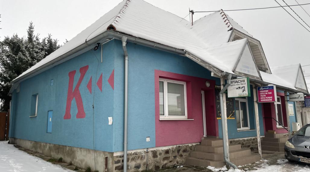 Predaj rodinného domu v obci Oslany - predajňa 036-12-ZUPI