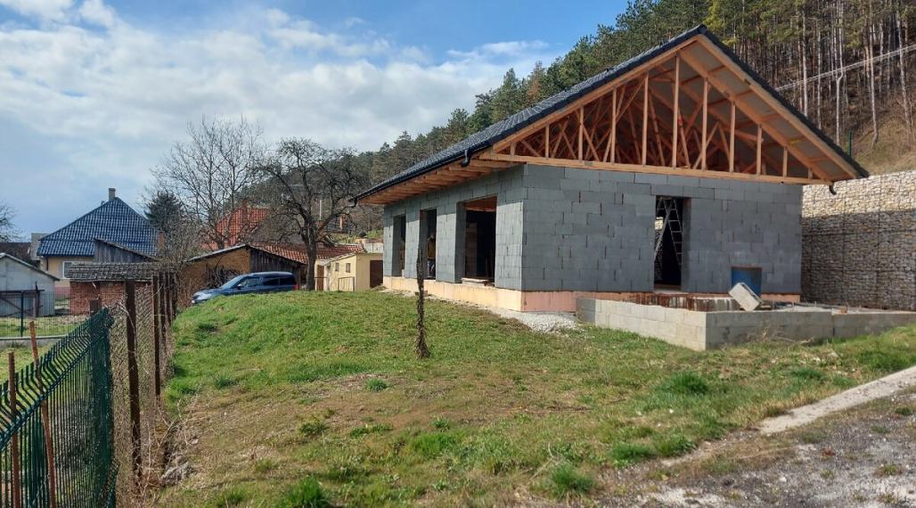 Predáme rozostavaný nízkoenergetický rodinný dom 019-12-MIKUa