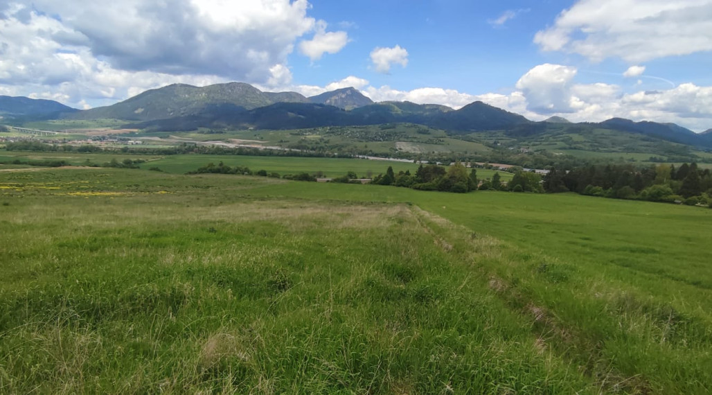 Slnečný stavebný pozemok Liptovské Sliače ID: 070-14-STKE