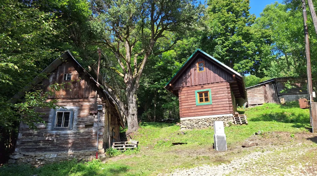 Predaj: Chata s pozemkom 567 m2 ( 003-13-DAPA)