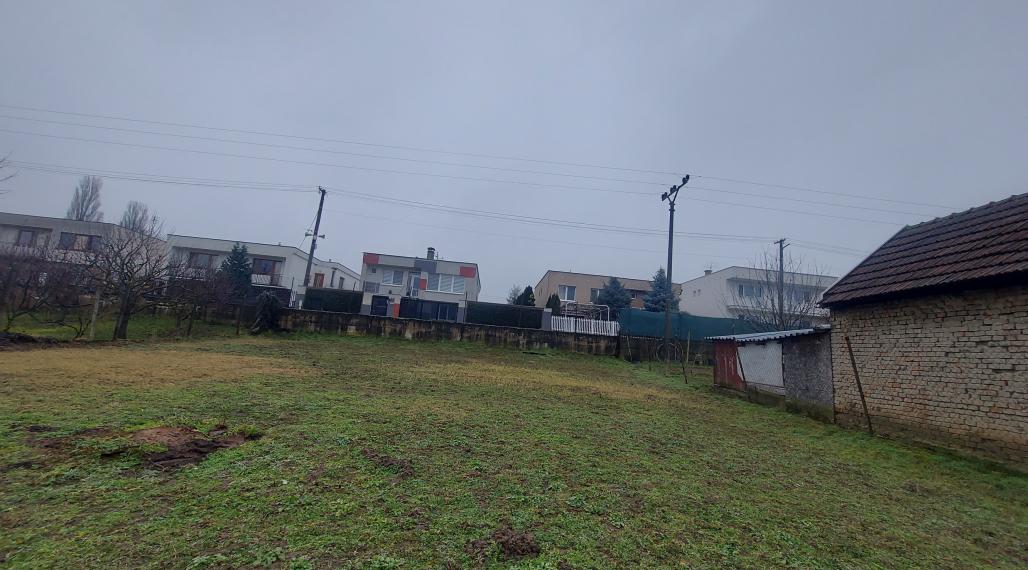 Predaj stavebný pozemok obec Rišňovce, 957m2(240-14-JUF)