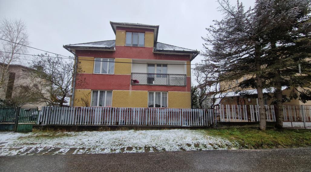 E X K L U Z Í V N E  dom Krásnohorské Podhradie-  NA PREDAJ