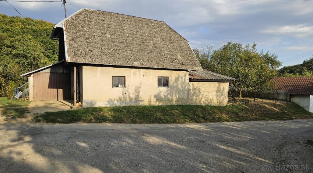 Exkluzívne - Stavebný pozemok so stodolou  Lubina-Podkozince