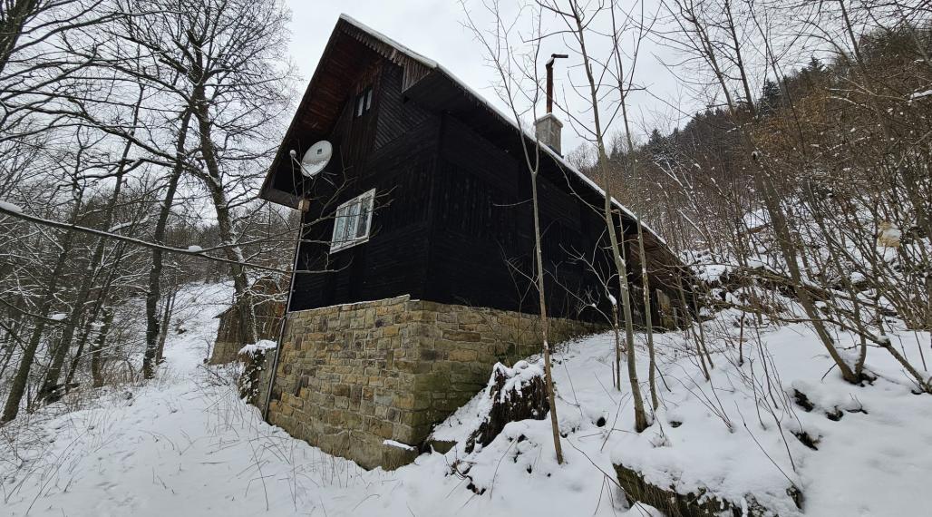 Predaj: Chata 50m2 s pozemkom Papradno (004-13-DAPA)
