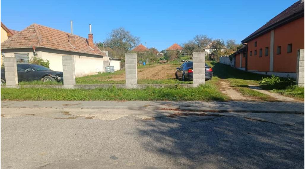 Stavebný pozemok Tvrdomestice,1741m2,Možnosť rozparcelovať.