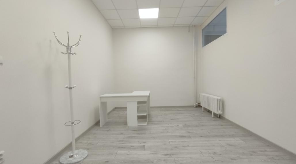 Kancelársky/prevádzkový priestor na prenájom-Lučenec