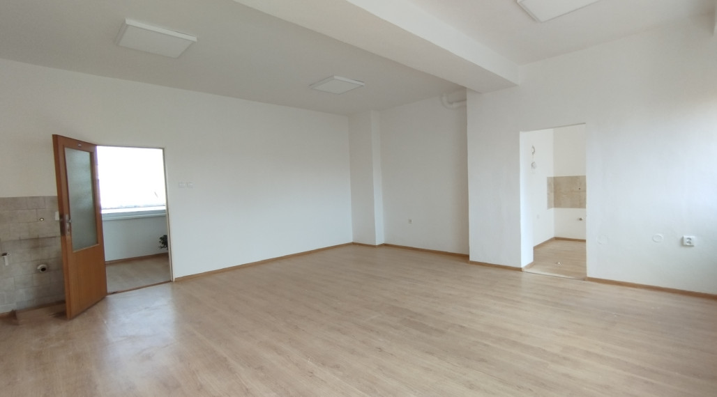 Kancelársky/prevádzkový priestor na prenájom-Lučenec