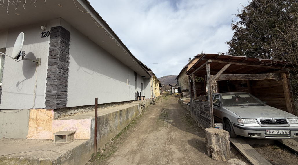 Dve rodinné domy s pozemkom Čierna Lehota za 57000,-Eur