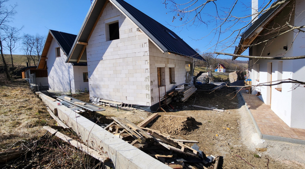 Predaj, moderný 3 izbový rodinný dom - Počúvadlo (005-12-ZOLAa)