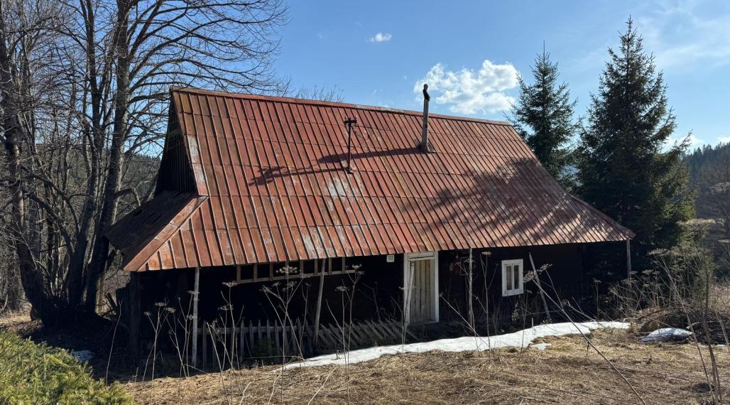 NA PREDAJ CHATA V OBCI ORAVSKÁ LESNÁ