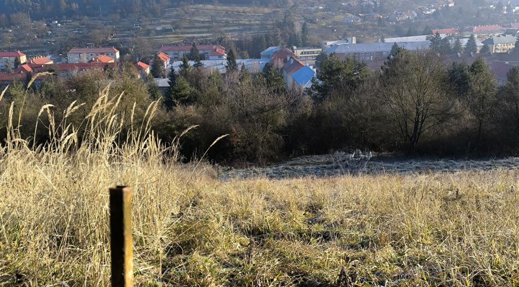 pozemok na výstavbu Považská Bystrica, 833m2