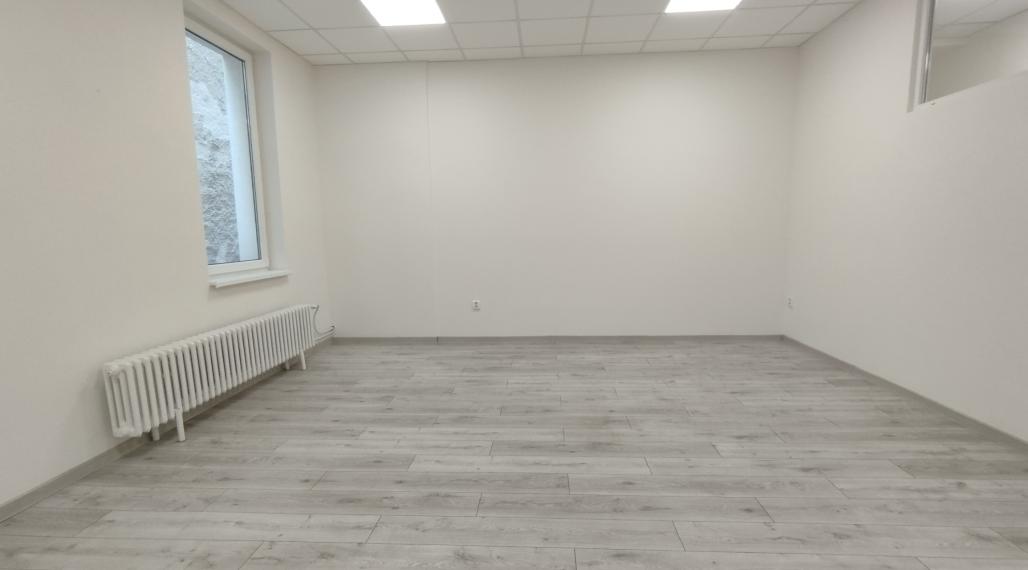 Kancelársky/prevádzkový priestor na prenájom-Lučenec