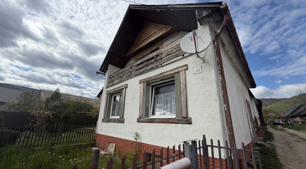 Zreknštruovaný dom obec Čierna Lehota za 69000,-Eur -PREDAJ