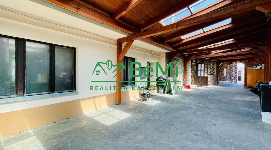 Na predaj polyfunkčný objekt, Bánovce nad Bebravou