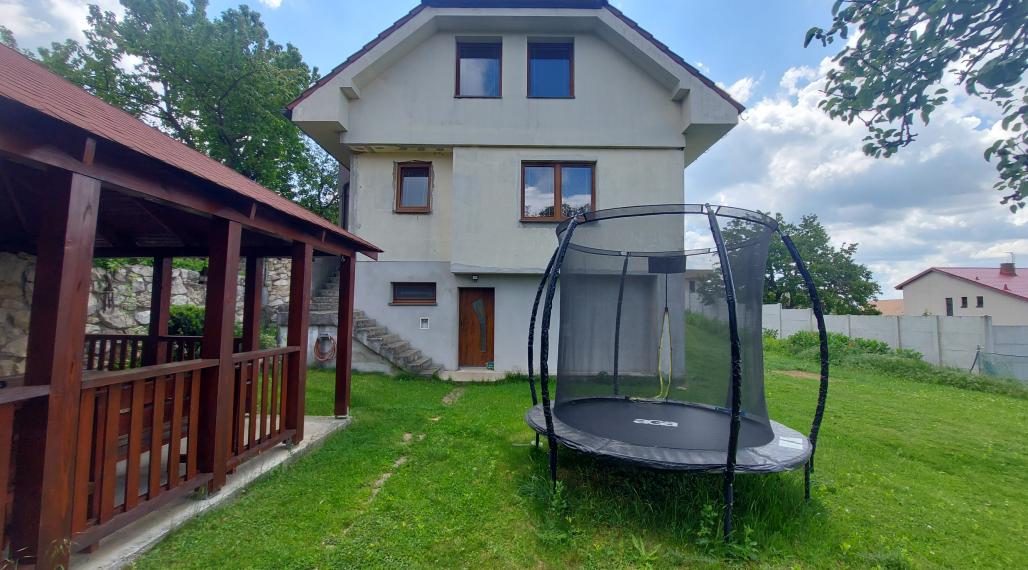 Predaj 5 izbový  rodinný dom Nitra-Zobor (249-12-JUF)
