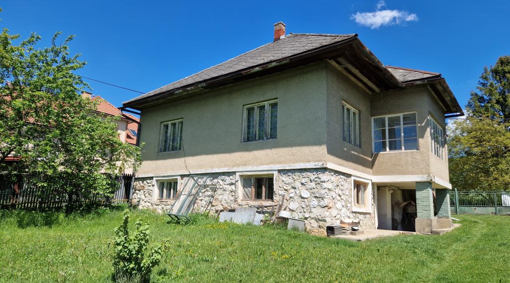 Rodinný dom v obci Vlachovo ,blízko kúpaliska-NA PREDAJ