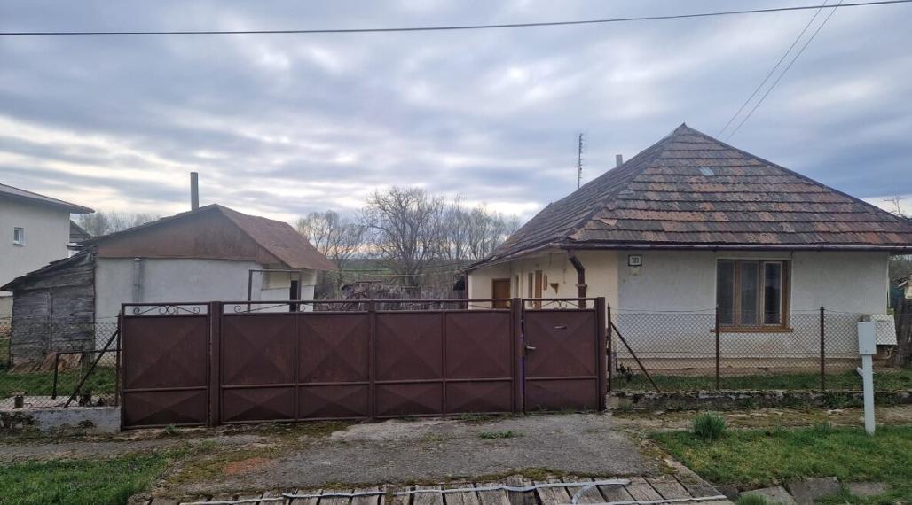 Rodinný dom s veľkým pozemkom - Kolta    (027-12-MIMI)