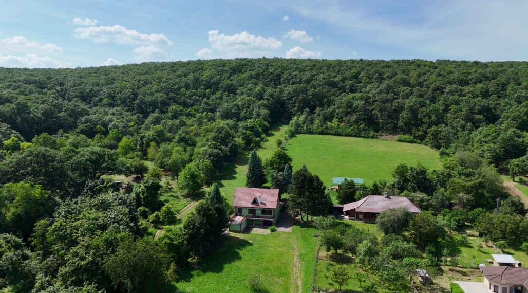Na predaj poľovnícka chata so strelnicou v okrese Hlohovec