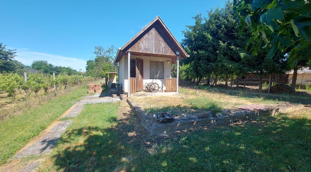 Predaj stavebný pozemok  Štefanovičová pri Nitre(252-14-JUF)