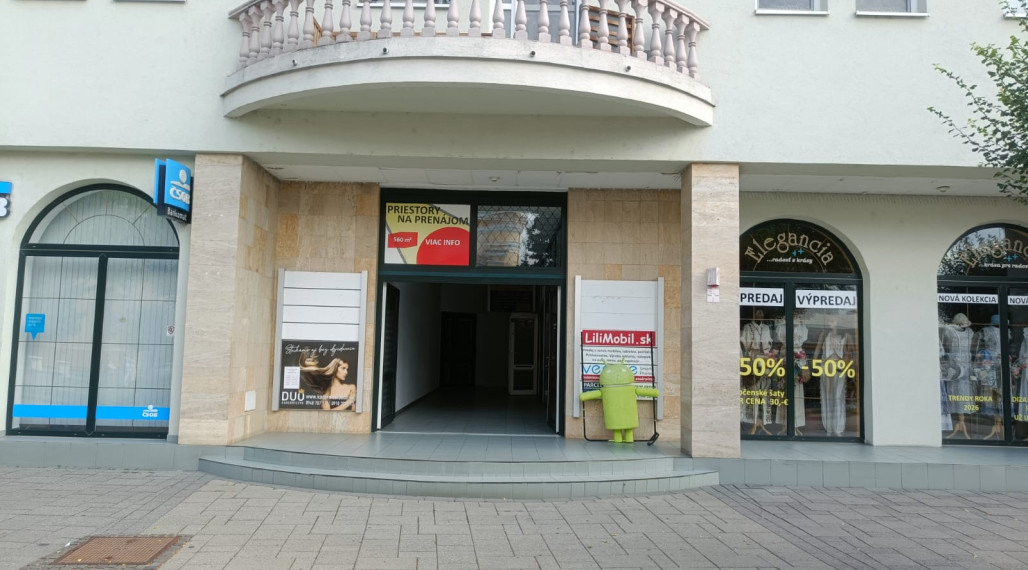 Obchodný priestor 55m² na prenájom, námestie Topoľčany 021-25-RAKO
