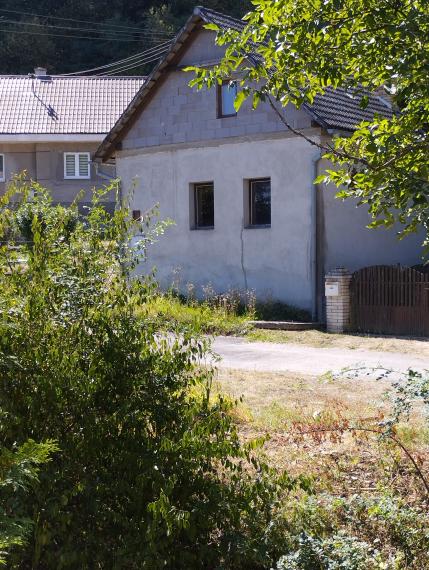 Vidiecky rodinný dom na predaj-Podkriváň