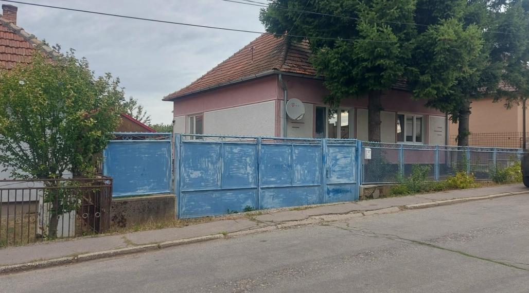 Predaj rodinný dom Černík, pozemok 2486m2, okr. Nové Zámky(254-12-JUF)