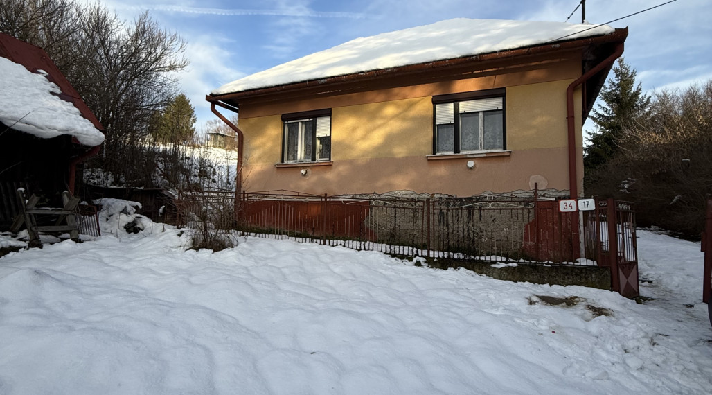 Rodinný dom v Ľubotíne s veľkým pozemkom na predaj