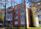 4-izb. byt s balkónom v najlepšej lokalite v Rožňave -PREDAJ - fotografia 1