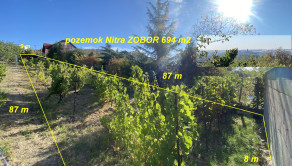 REZERVOVANÉ Pozemok Nitra ZOBOR 694 m2 636-14-MIG - fotografia 1