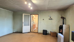 VIDEO- DOM SO ZÁHRADOU 3147m² V ZACHAROVCIACH - NA PREDAJ - fotografia 11