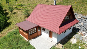 Predaj, čarovná dvojpodlažná chatka, Nová Baňa (042-13-ZOLA) - fotografia 1