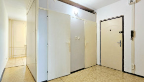 3-IZBOVÝ BYT S LODŽIOU V RIMAVSKEJ SOBOTE - NA PREDAJ - fotografia 3