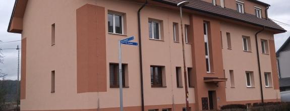 Na Predaj 4-izbový byt so záhradkou - Nováky