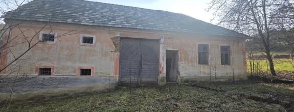 Usadlosť na samote s veľkým pozemkom