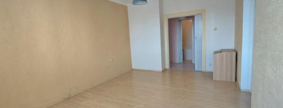 Predaj, 2 izbový byt - Levice (001-112-SIHU)