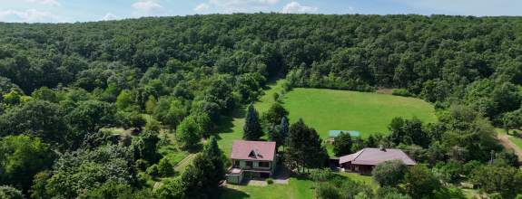 Na predaj Strelnica s poľovníckou chatou v okrese Hlohovec