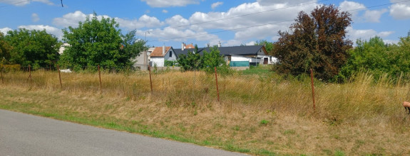 Stavebný pozemok Kuzmice 641 m² - Exkluzívna ponuka 022-14-RAKOE