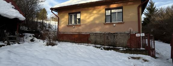 Rodinný dom v Ľubotíne s veľkým pozemkom na predaj