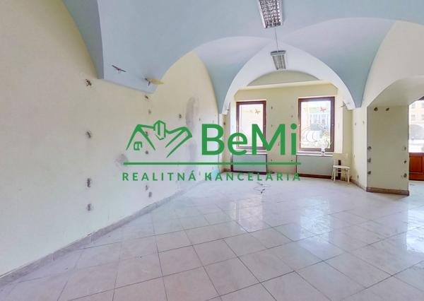 BeMi reality Vám ponúka na prenájom komerčný priestor na Hlavnej ulici v Prešove.029-25-RAS