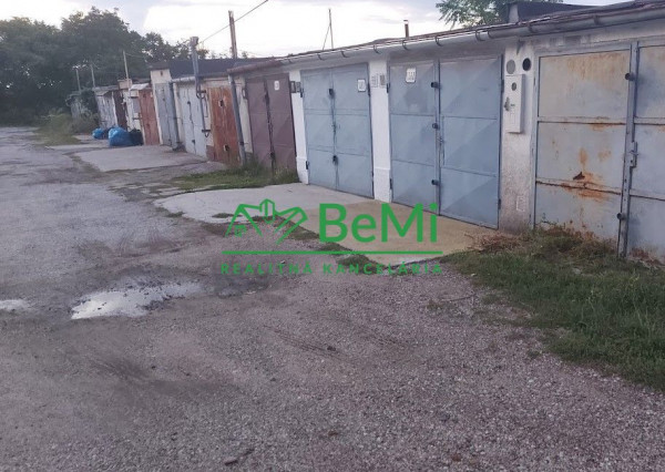 REZERVOVANÉ Predaj garáž s elektrinou  v Nitre - Čermáň pod Borinou (041-19-ERFa)