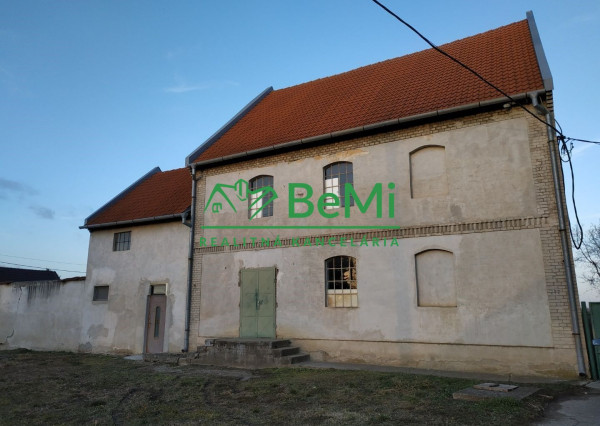 Penzión rodinného typu a mlyn...Trnovec nad Váhom (124-12-NAS)