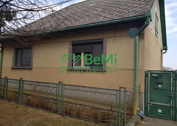 REZERVOVANÉ - Predaj rodinného domu / chalupy - Šahy časť Tešmák (017-12-PEKR)